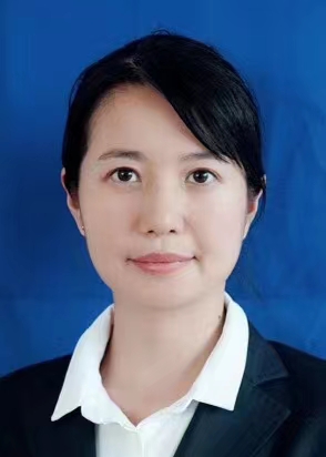 龙诗颐 龙诗颐